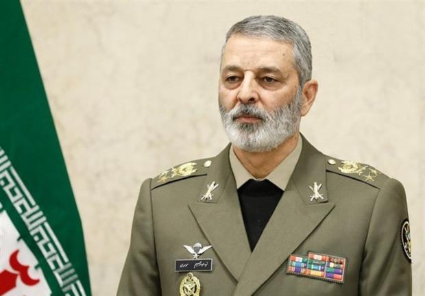 رئيس الأركان الإيرانية: اليمن فخرُ الأُمة واستهداف رئيس الوزراء ورفاقه لن يُضعِفَ رمزَ المقاومة