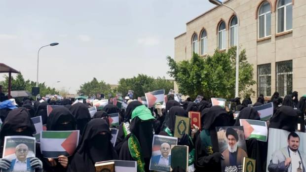 أكاديمية القرآن الكريم للطالبات تقدم دعماً ماليا للقوة الصاروخية وسلاح الجو المسير