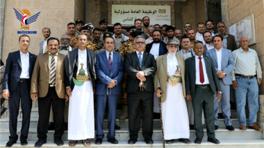 الدكتور بن حبتور يطلع على جهود وزارة الخدمة المدنية في مراقبة وتعزيز الانضباط الوظيفي عقب إجازة العيد
