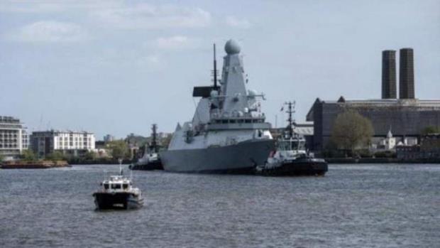 استهداف المدمرة البريطانية 