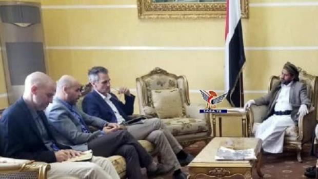 نائب وزير الخارجية يناقش مع رئيس بعثة الصليب الأحمر الوضع الإنساني في اليمن