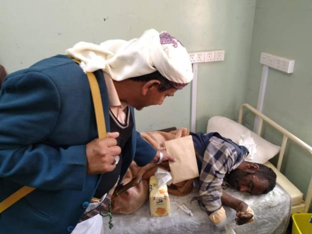 تقديم مساعدات للمصابين في انفجار خزاني غاز منزلي بمدينة البيضاء