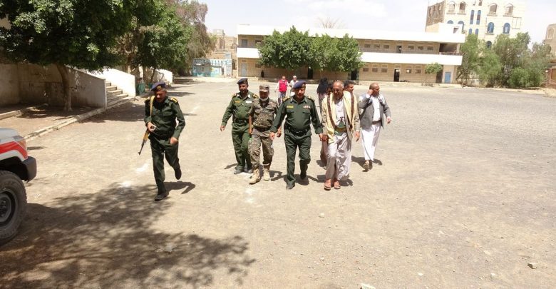 نائب مدير عام شرطة عمران يزور مراكز الاختبارات العامة