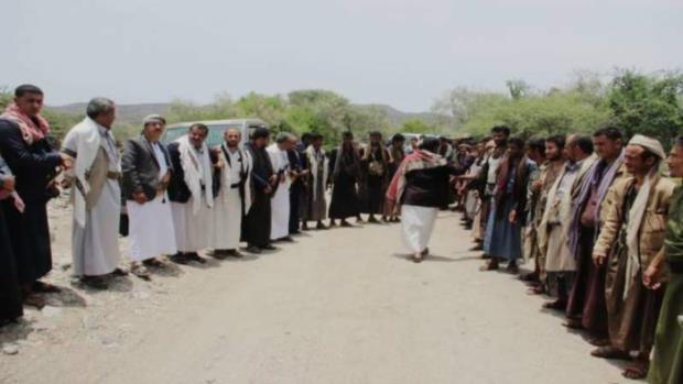 قافلة عيدية من مديرية الظهار بإب للمرابطين في جبهة كرش