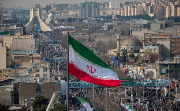 خبراء ومراقبون يفندون مزاعم ترامب: طهران تتبنى استراتيجية موحدة لمواجهة التحديات