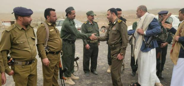 مدير أمن محافظة صنعاء يتفقد المرابطين ويشيد بجاهزيتهم خلال إجازة عيد الفطر

