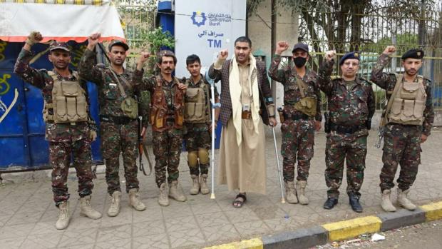 قائد قوات الأمن المركزي بأمانة العاصمة يتفقد المرابطين ويشيد بجاهزيتهم خلال عيد الفطر