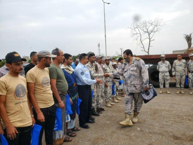 قيادة خفر السواحل تواصل جولاتها التفقدية لمرابطي قطاع البحر الأحمر بمحافظة الحديدة