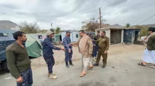 مصلحة الضرائب والجمارك ومباحث الأموال العامة تتفقد المرابطين في نقاط الحزام الأمني