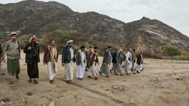 قيادات مجتمعية وأمنية من مديرية صعدة تتفقد أحوال المرابطين في عدد من المواقع