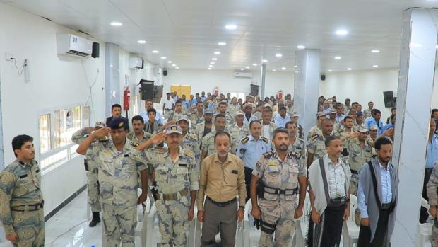 خفر السواحل بالحديدة يحيي الذكرى السنوية للصرخة بفعالية خطابية
