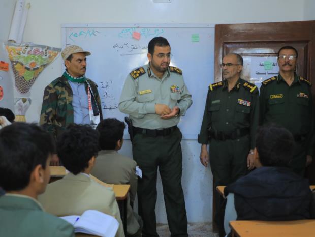 مدير عام القوى البشرية يتفقد سير أنشطة المراكز الصيفية في مديرية بني الحارث