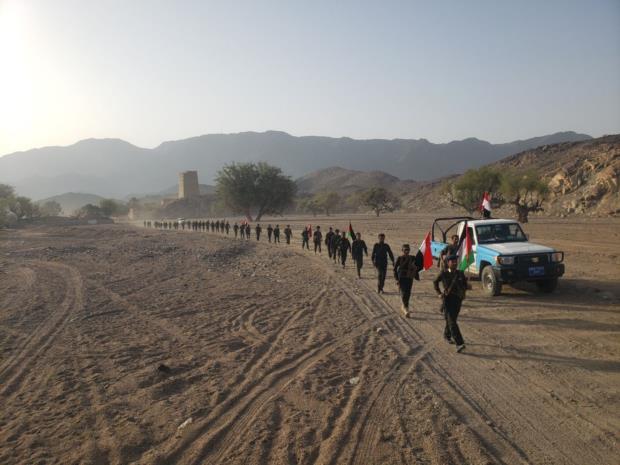 منتسبو أمن مديرية الحشوة بصعدة ينفذون مسيراً راجلاً تأكيداً على الاستعداد والجاهزية